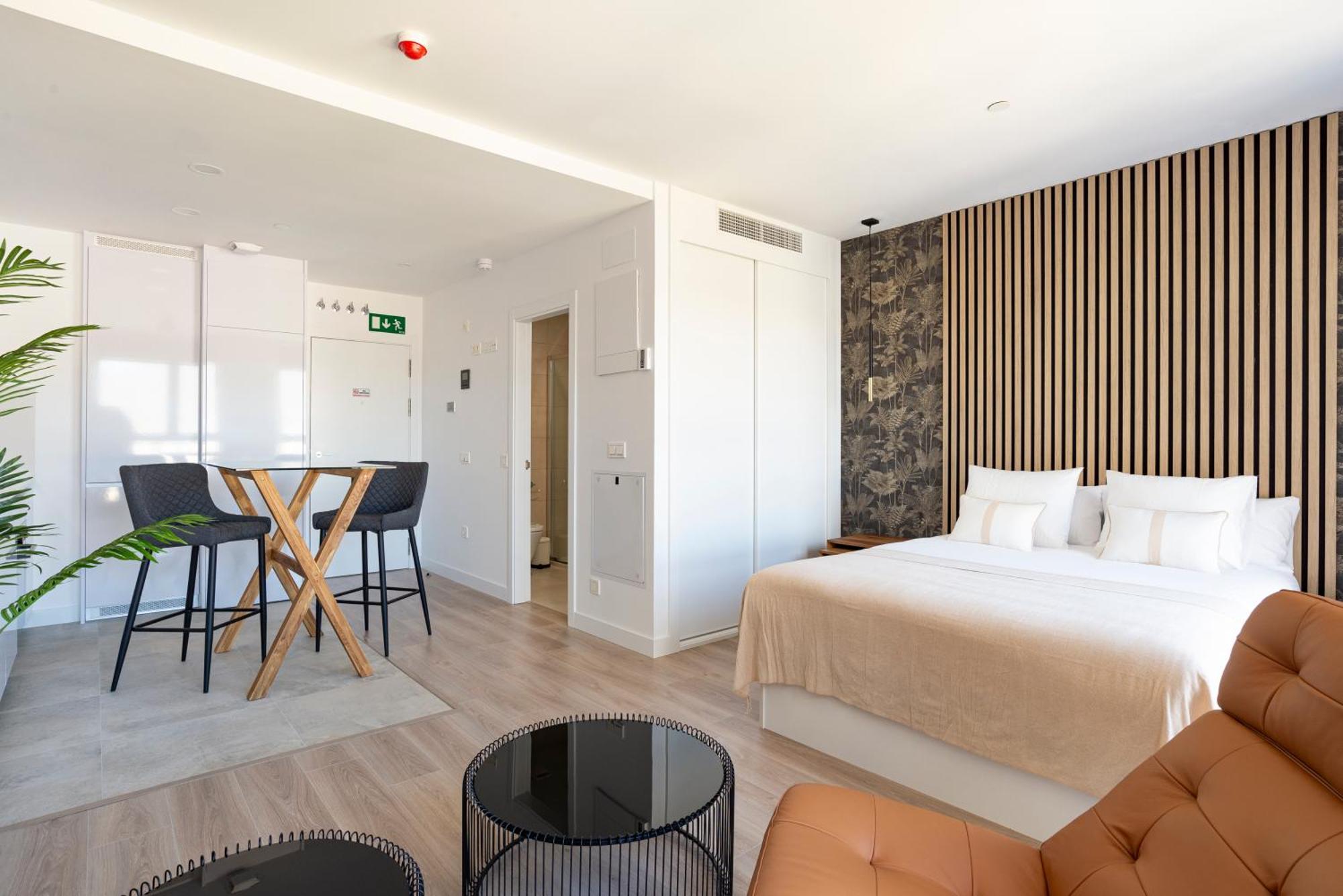 Skyline Rooftop Pool & Coworking By Ele Appartamento Málaga